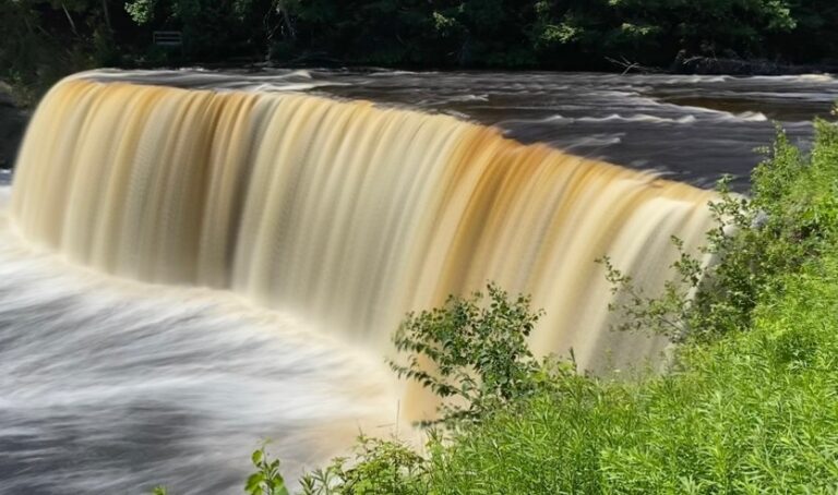 Lower Falls - Tahqumenon